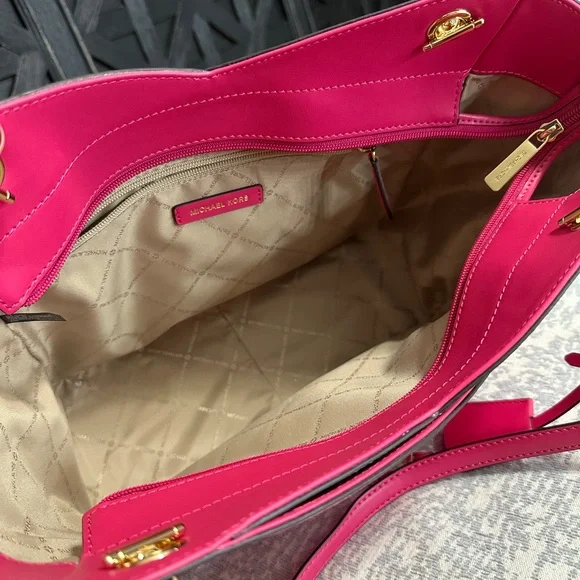 Michael Kors Jet Set Travel Large Chain Shoulder Tote - Picture 6 of 9